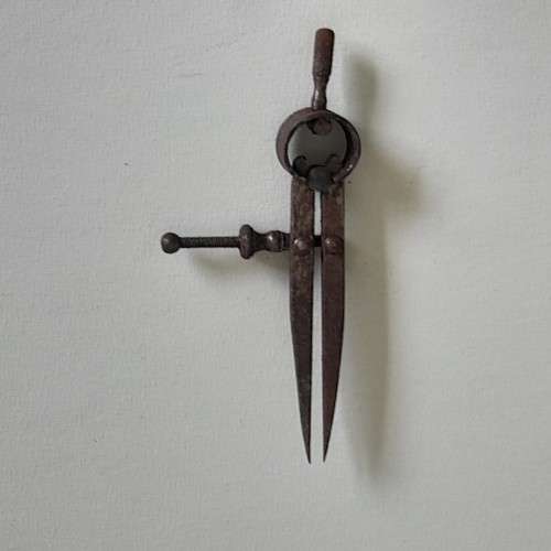 Vintage Moore and Wright 4` Divider (QC0280)